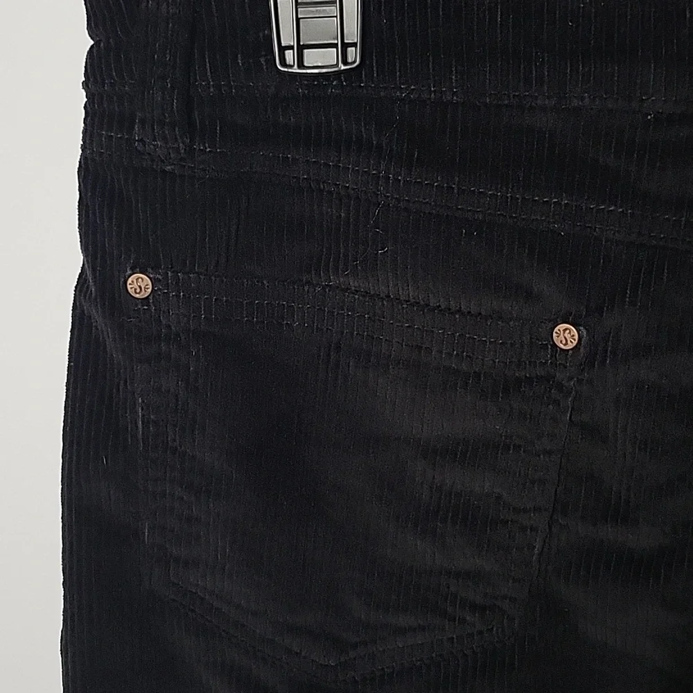 Shyanne Women's Size XL Mini Black Corduroy Button-Up Skirt - Picture 4 of 6